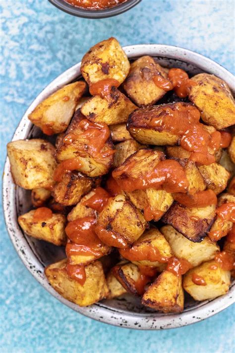 spanish patatas bravas recipe.